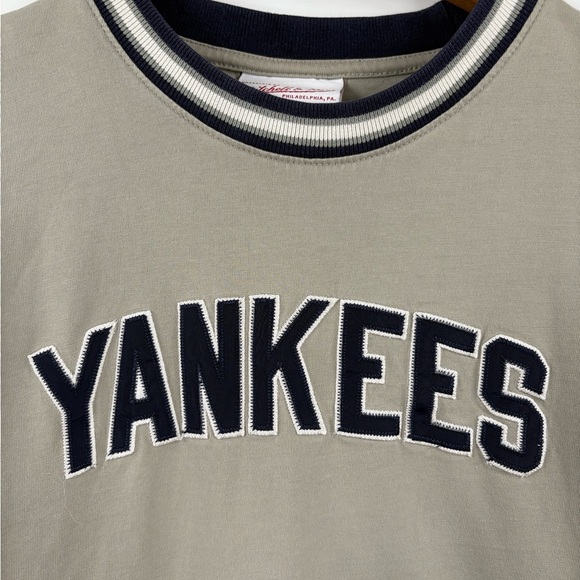 NY Yankees Youth Large Mitchell & Ness Gray Short Sleeve - Picture 2 of 8